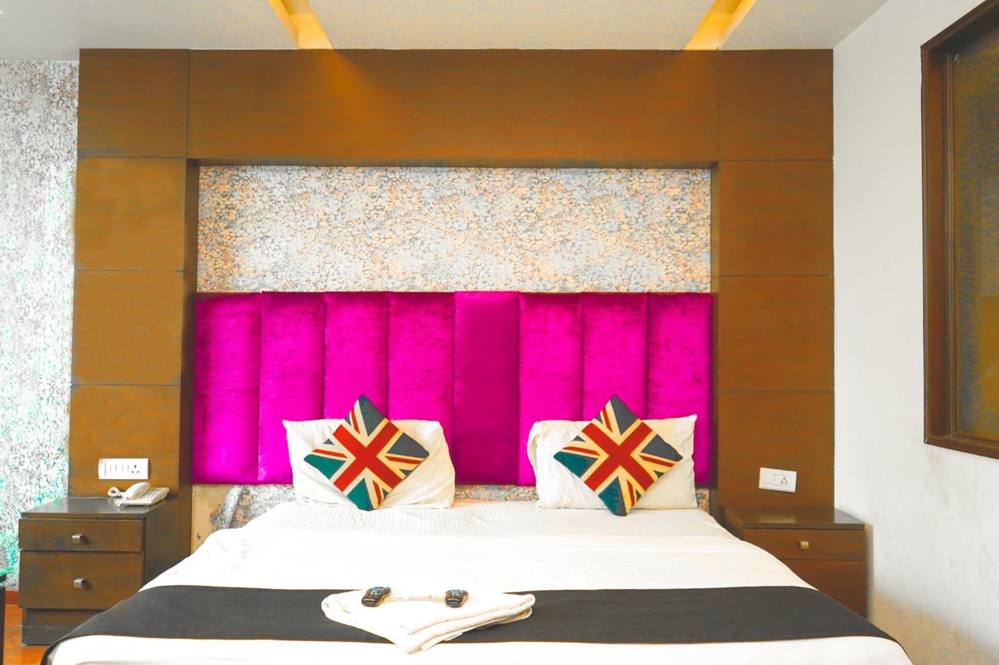 Hotel Sukoon - Ramesh Nagar Нью-Дели Экстерьер фото