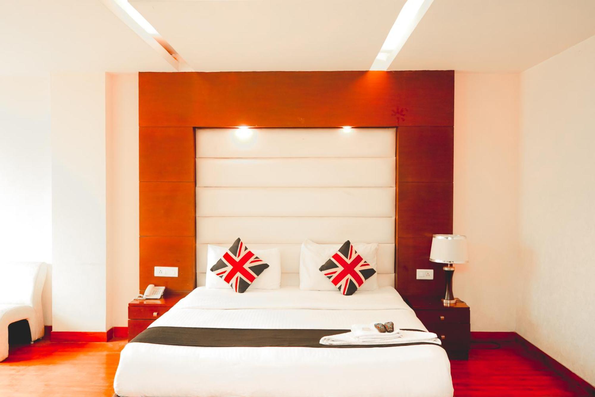 Hotel Sukoon - Ramesh Nagar Нью-Дели Экстерьер фото