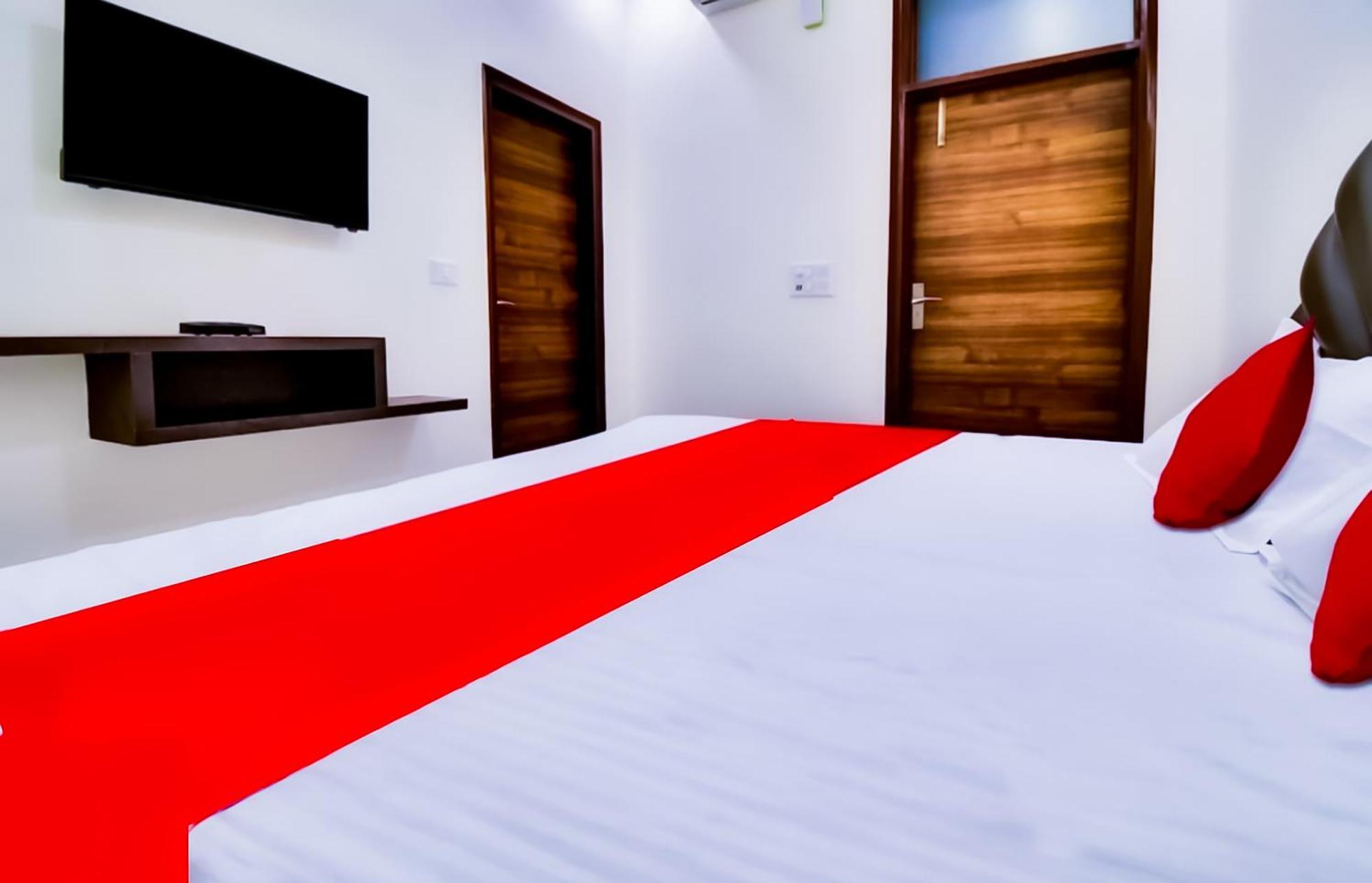 Hotel Sukoon - Ramesh Nagar Нью-Дели Экстерьер фото