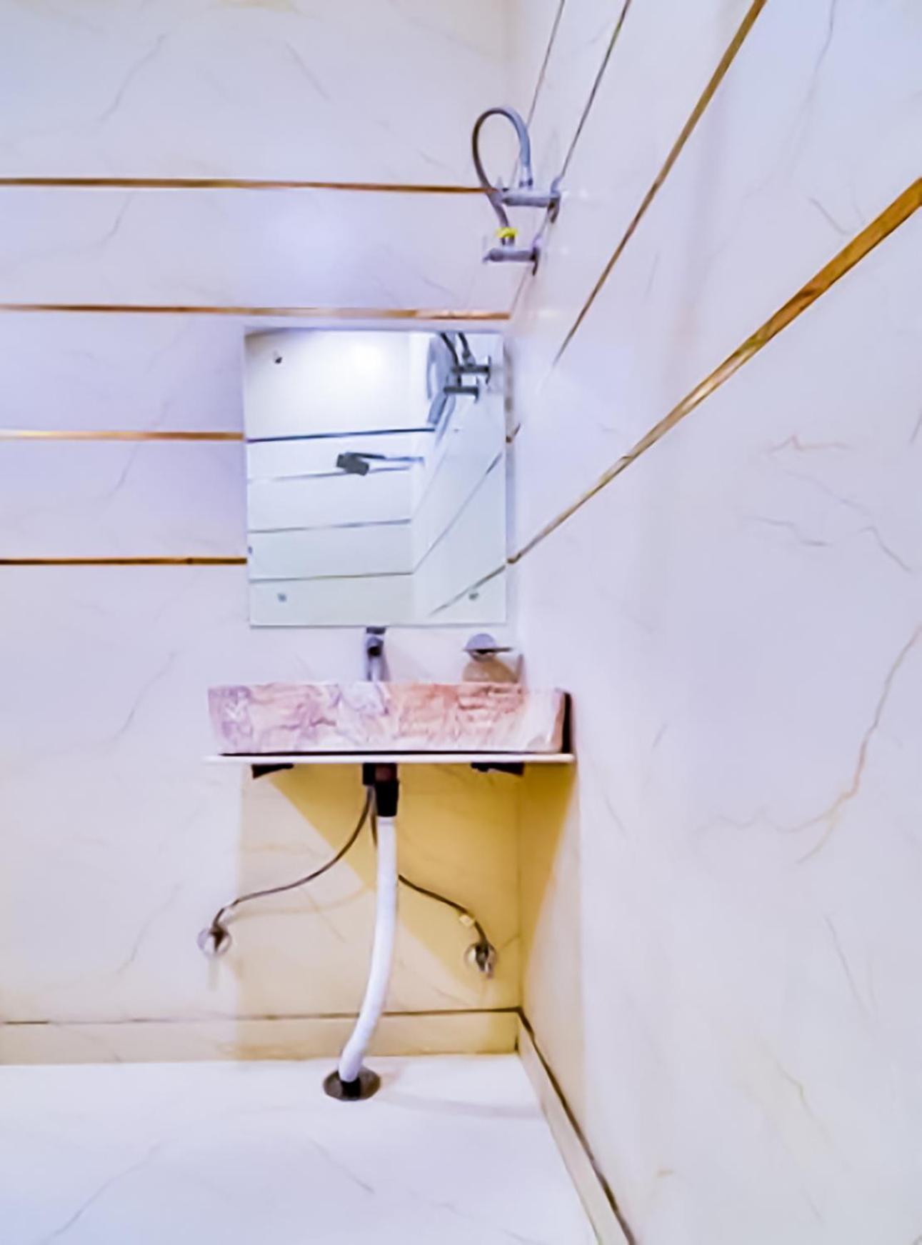 Hotel Sukoon - Ramesh Nagar Нью-Дели Экстерьер фото