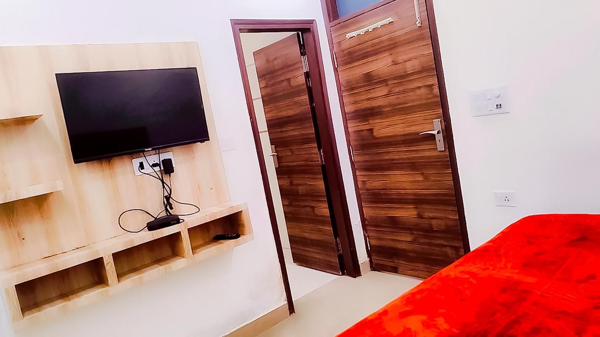 Hotel Sukoon - Ramesh Nagar Нью-Дели Экстерьер фото