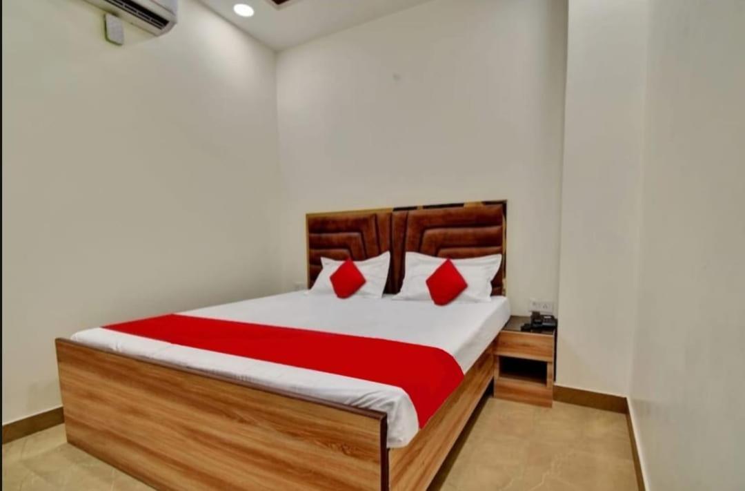 Hotel Sukoon - Ramesh Nagar Нью-Дели Экстерьер фото