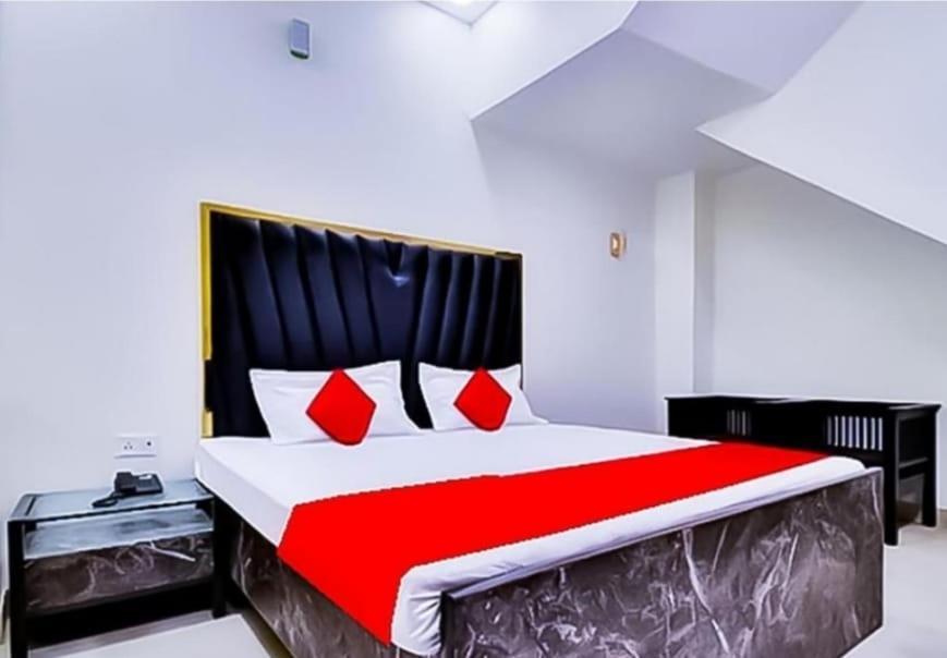 Hotel Sukoon - Ramesh Nagar Нью-Дели Экстерьер фото