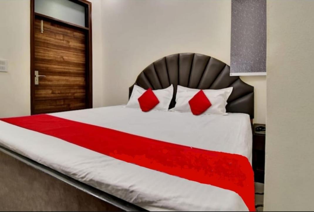 Hotel Sukoon - Ramesh Nagar Нью-Дели Экстерьер фото