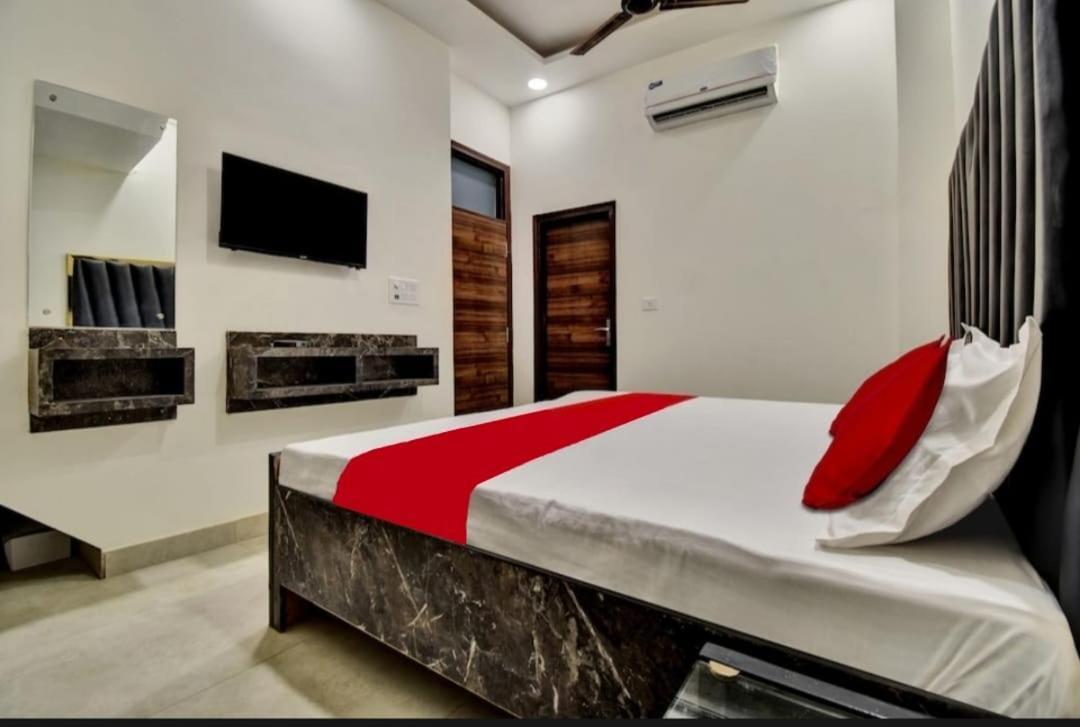 Hotel Sukoon - Ramesh Nagar Нью-Дели Экстерьер фото