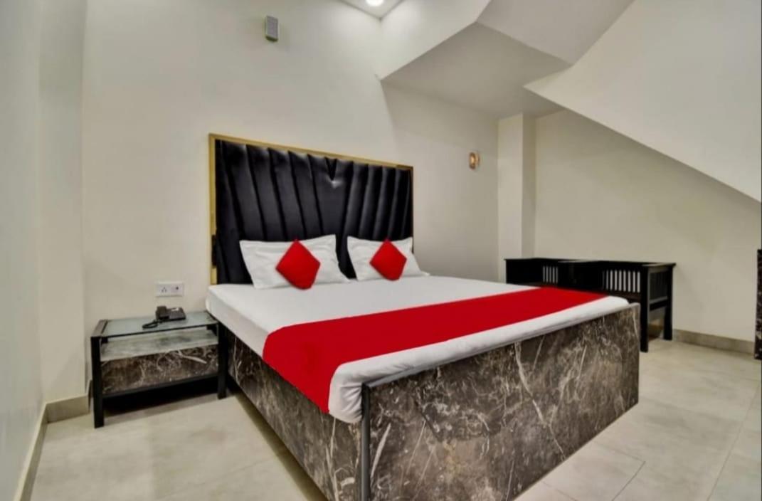 Hotel Sukoon - Ramesh Nagar Нью-Дели Экстерьер фото