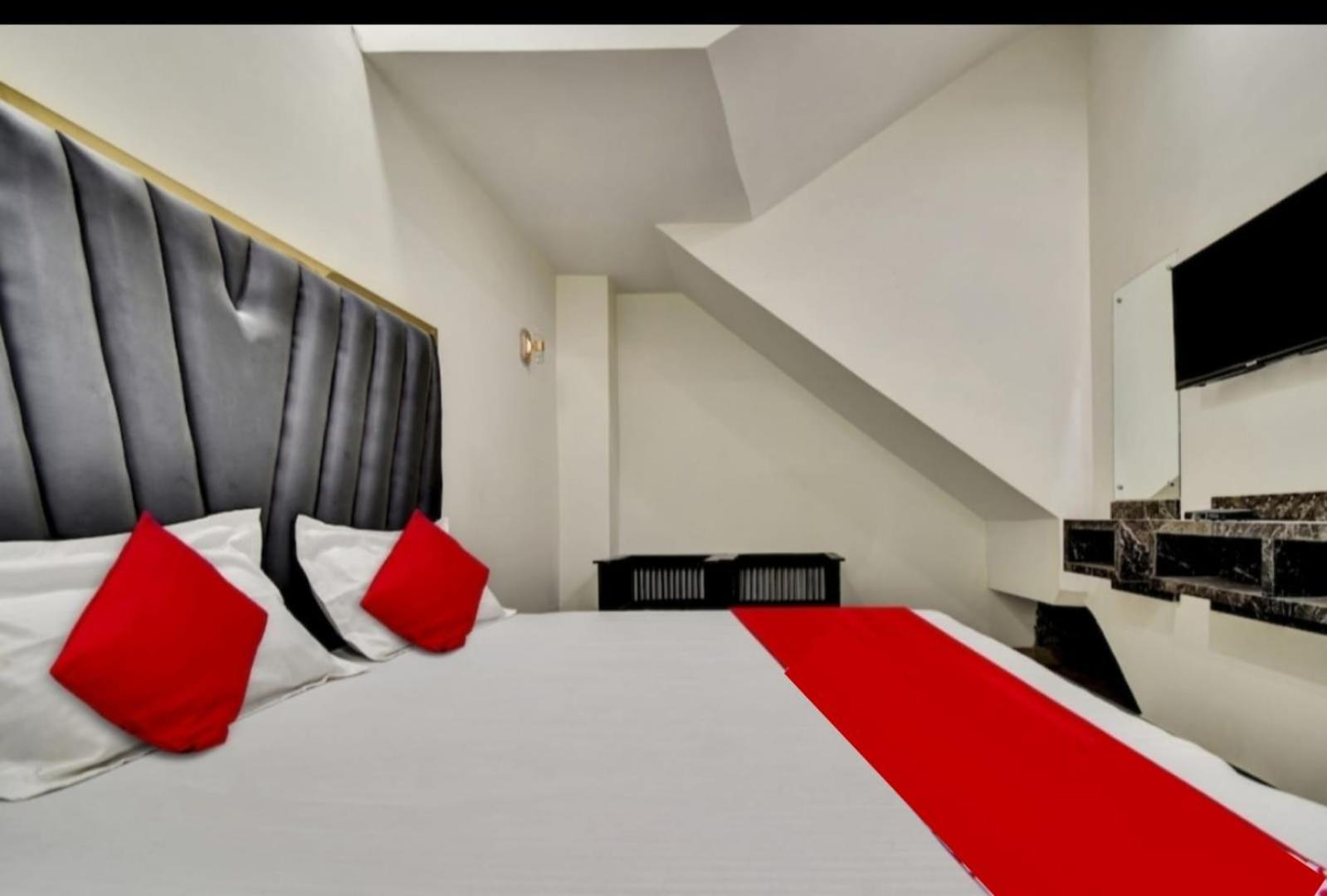 Hotel Sukoon - Ramesh Nagar Нью-Дели Экстерьер фото